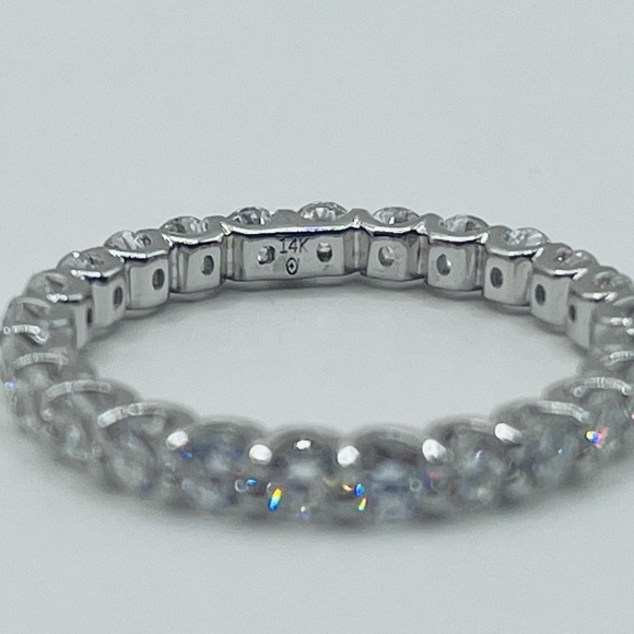 2.02 CT 14K White Gold SI Lab Diamond Ring Eternity Band Wedding Ring - Picture 6 of 7